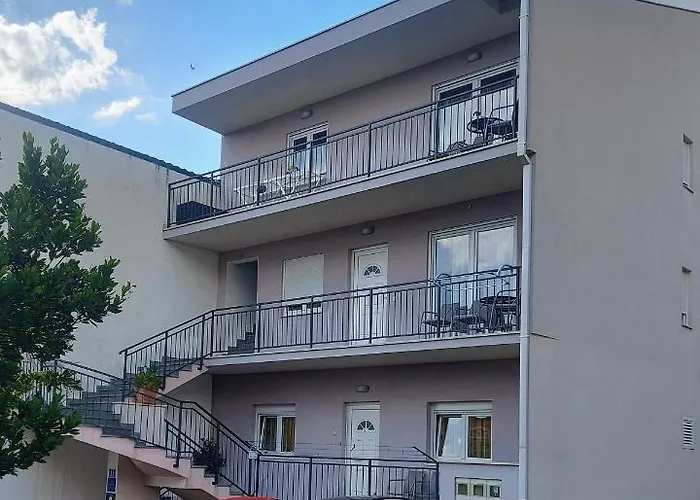 Apartament Nada *